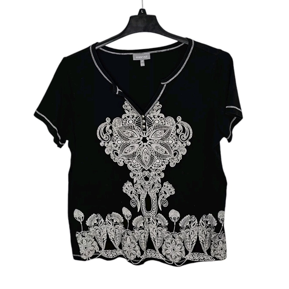 Essentials‎ Black and White Short Sleeve Tunic Top Flowers And Lace Size 0X